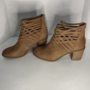 Arizona Jeans Memory Foam Comfort Ankle Block Heel Booties